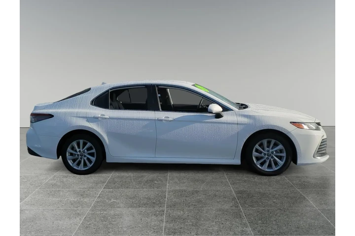 $22119 : Toyota Camry 2022 LE 4dr Sed image 6