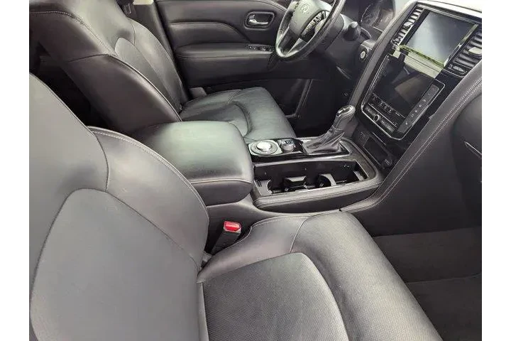 INFINITI QX80 2020 Luxe 4dr image 10
