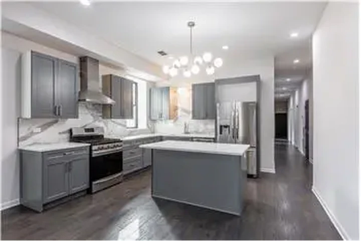 $4595 : Rental property with 3 bedro image 5