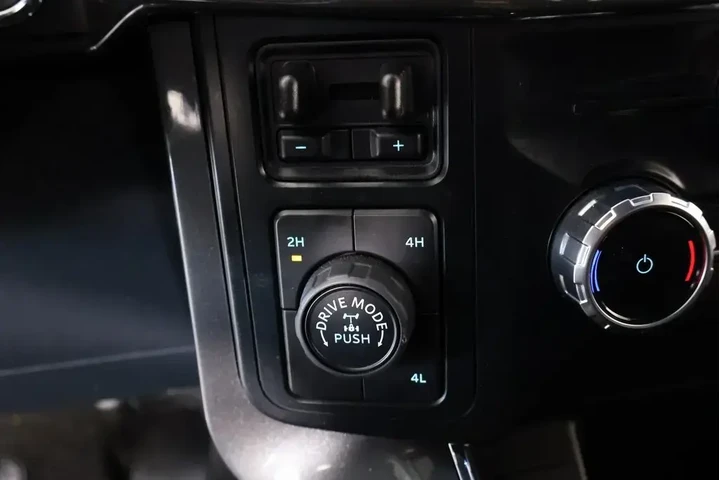 $39497 : Ford F-150 2023 4x4 Lariat 4 image 9