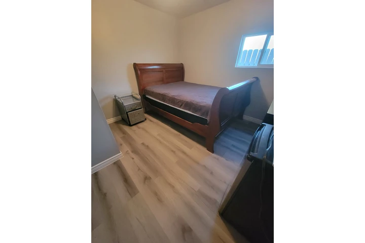 $600 : RENTo CUARTO en Victor Ville image 3