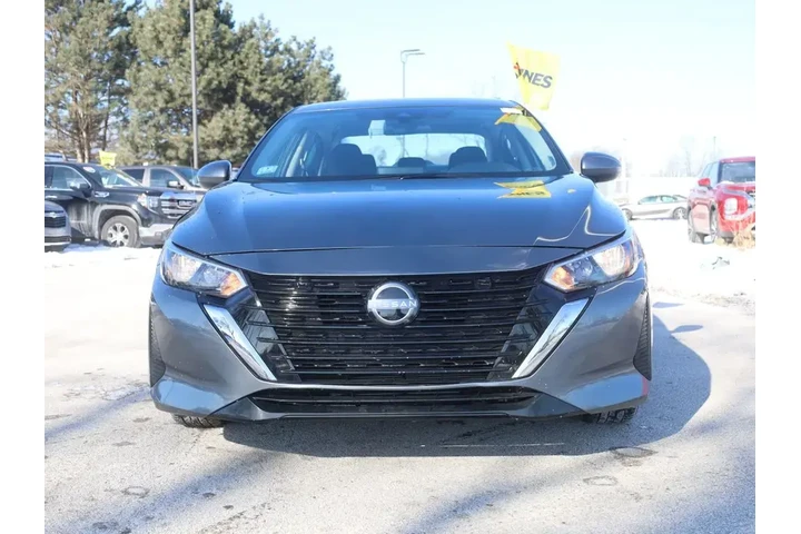 $18977 : Nissan Sentra 2025 SV 4dr Se image 2