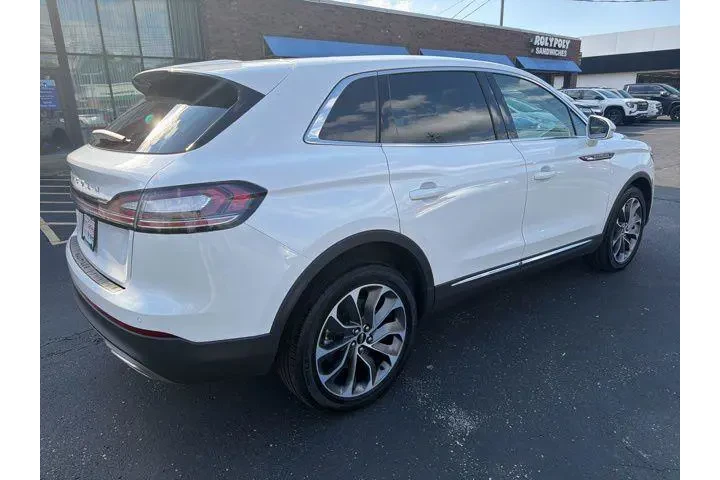 $39998 : Lincoln Nautilus 2023 AWD Re image 6