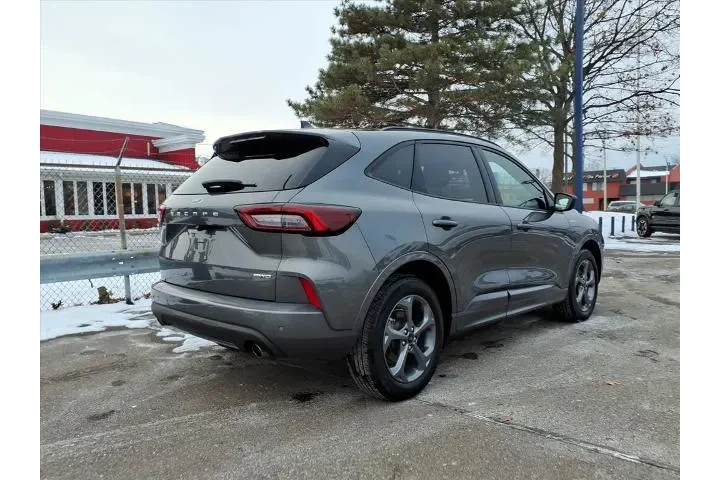 $23980 : Ford Escape 2023 AWD ST-Line image 6