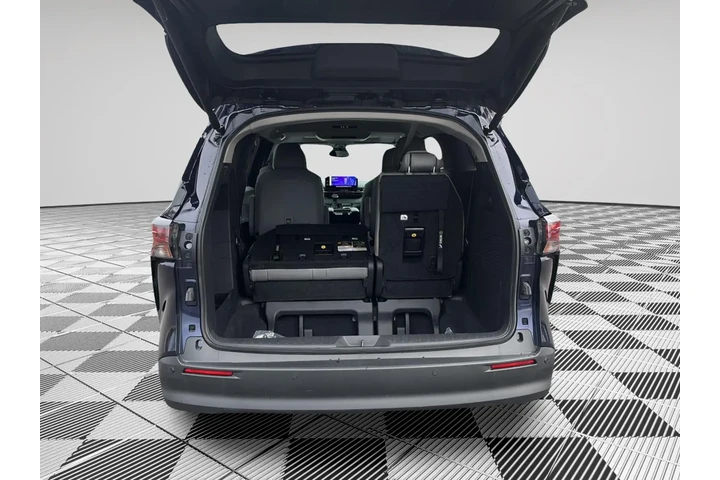 $47994 : 2025 Sienna XLE 7-Passenger image 10