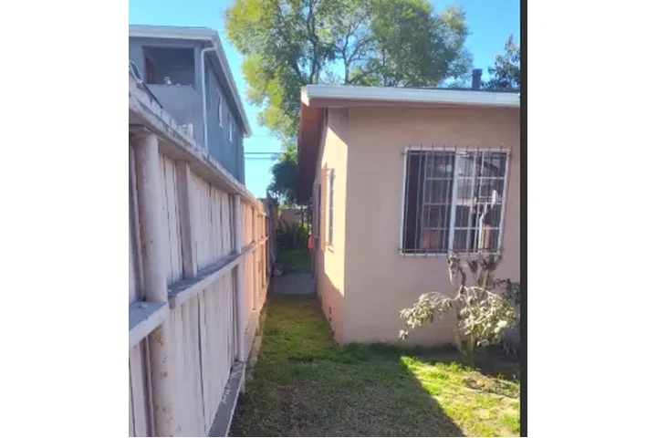 $1500 : HUNTINGTON PARK RENTO CASITA image 2