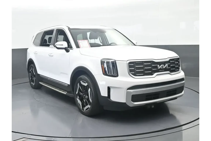 $29991 : Kia Telluride 2024 S 4dr SUV image 9