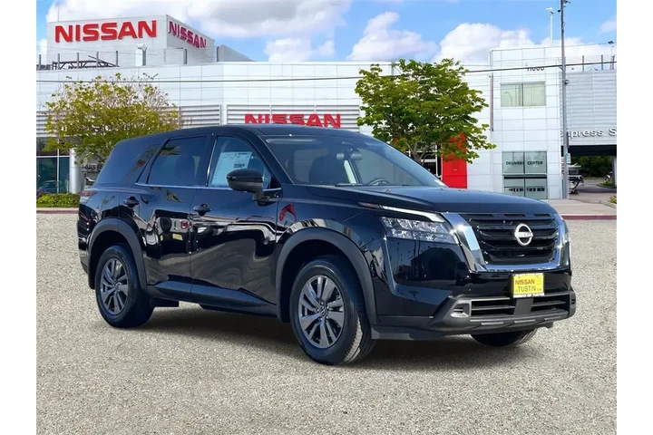 $38475 : Nissan Pathfinder 2025 S 4dr image 5