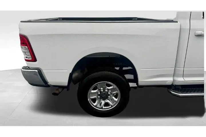 $29290 : Ram 2500 2020 4x4 Big Horn 4 image 7