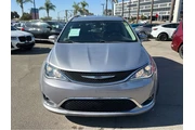 $16777 : 2017 Pacifica Touring-L thumbnail