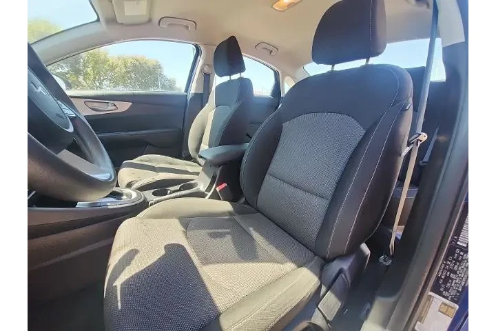 $17999 : Kia Forte 2023 LXS 4dr Sedan image 7