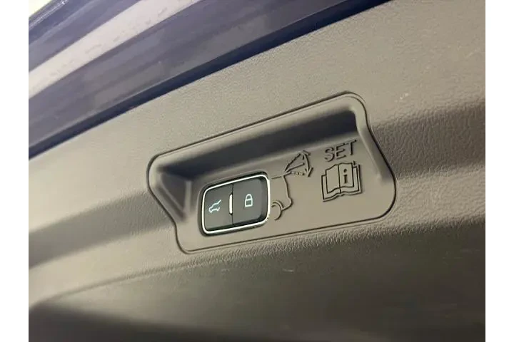 $40000 : Ford Explorer 2023 AWD Plati image 9