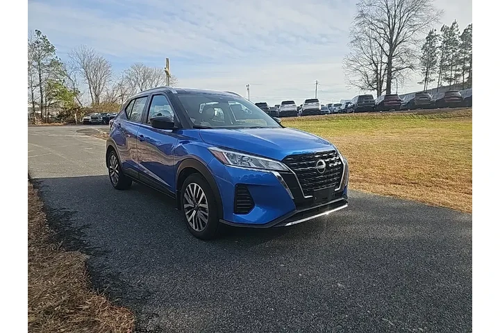 $22995 : Nissan Kicks 2024 SV 4dr Cro image 3