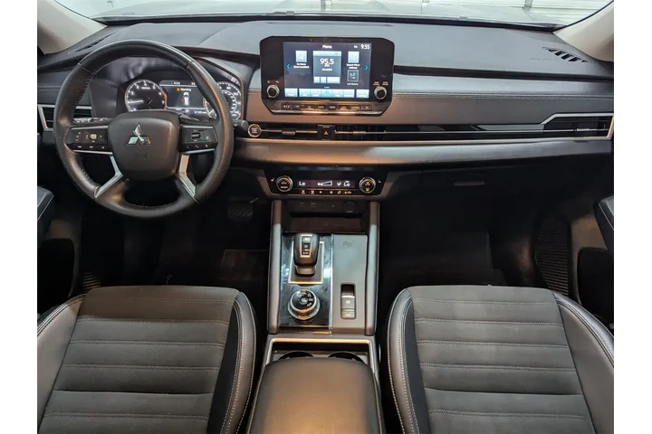 $25997 : Mitsubishi Outlander 2024 SE image 6