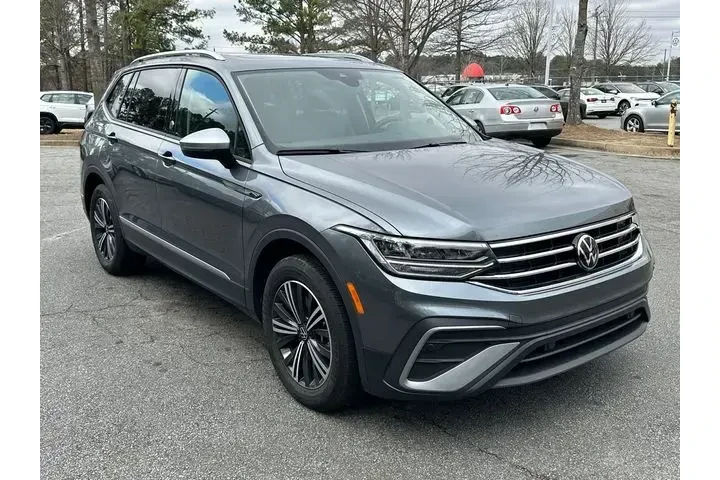 $21978 : Volkswagen Tiguan 2024 Wolfs image 3