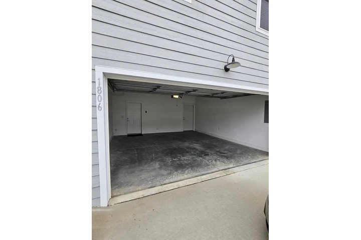 $1250 : Your home image 1