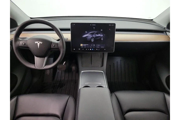 $27998 : Tesla Model Y 2022 AWD Long image 9
