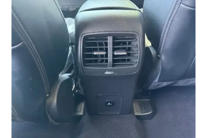$31700 : Ford Escape Plug-In Hybrid 2 image 8