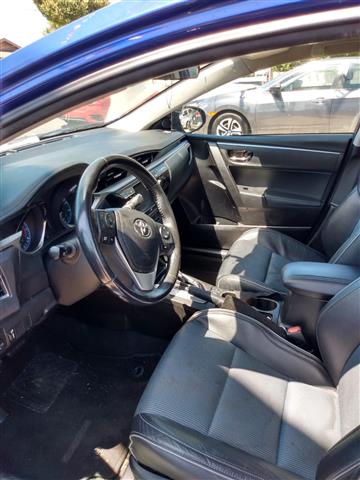 $8000 : 2015 Toyota Corolla S Plus ++ image 3