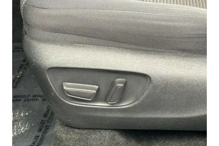 $31541 : Toyota Highlander 2024 LE 4d image 10