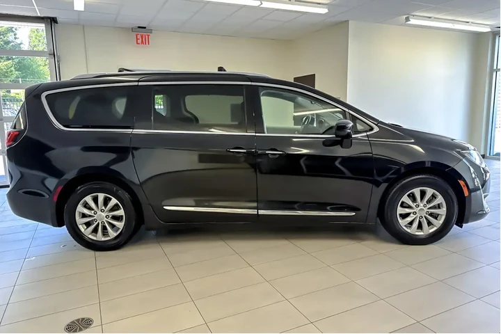 $14987 : Chrysler Pacifica 2018 Touri image 1