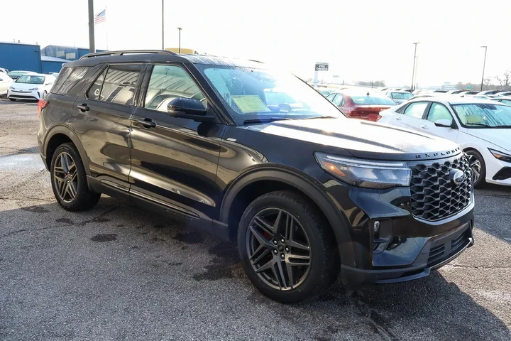 $36488 : 2025 Explorer ST-Line 4WD image 3