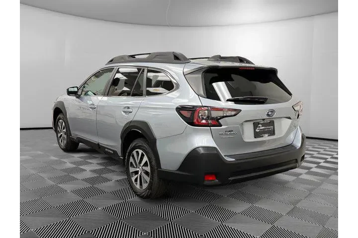 $27593 : Subaru Outback 2024 AWD Prem image 3