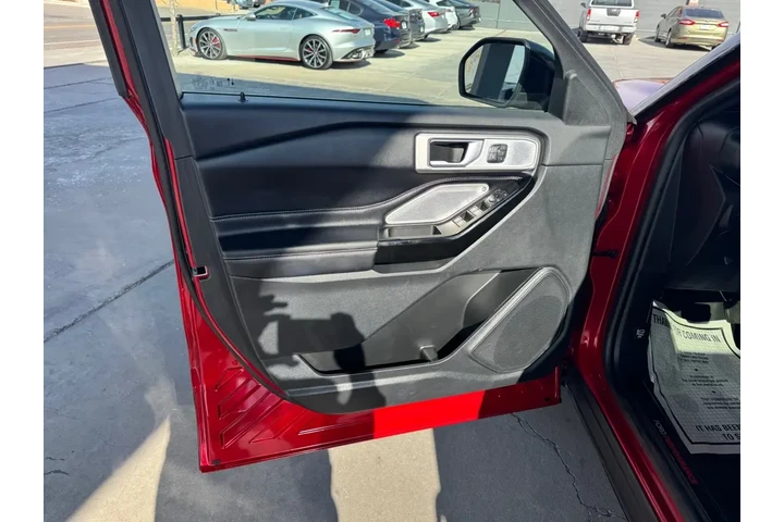 2022 Explorer ST AWD image 10