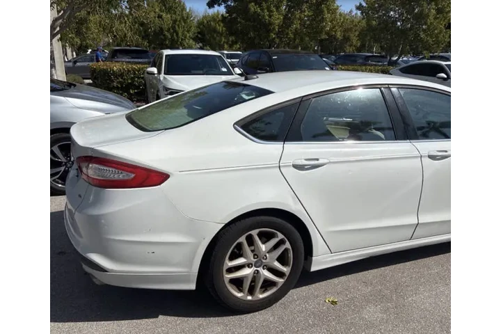 $5000 : 2013 Fusion SE image 5