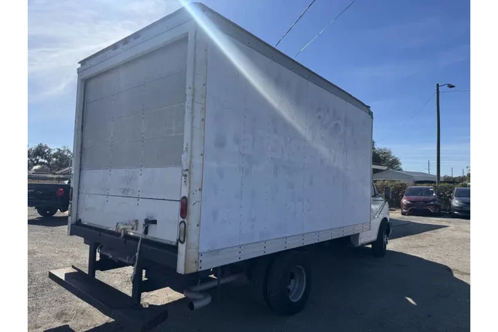 $6497 : 2004 GMC Savana 3500 image 6