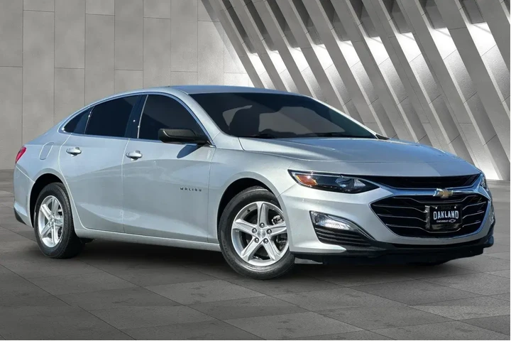 $15900 : Chevrolet Malibu 2019 LS 4dr image 2