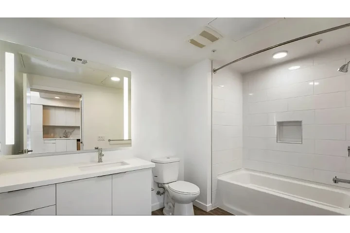 $1700 : 3 bedroom apartment image 5