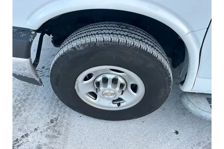 $30495 : Chevrolet Express 2024 2500 image 9