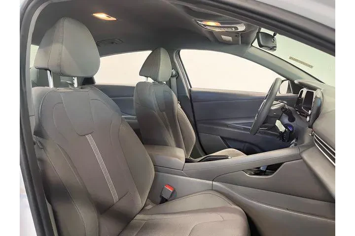 $19947 : Hyundai ELANTRA 2024 SE 4dr image 10