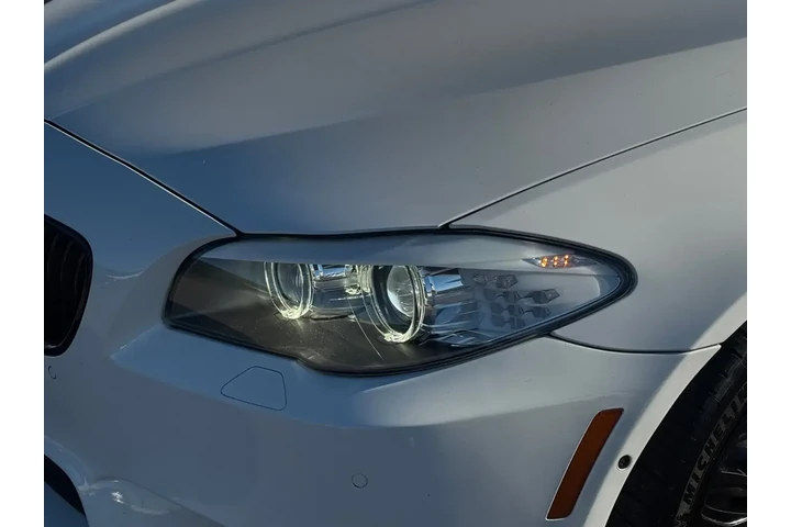 $29226 : BMW M5 2013 4dr Sedan image 9