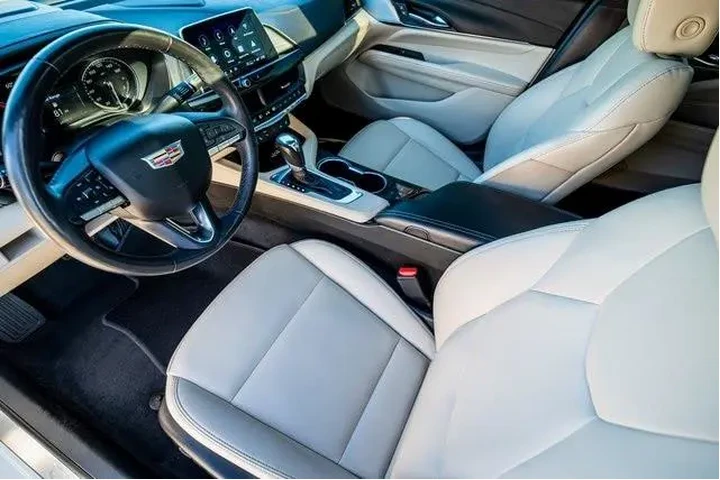 $28483 : Cadillac CT4 2023 Luxury 4dr image 7