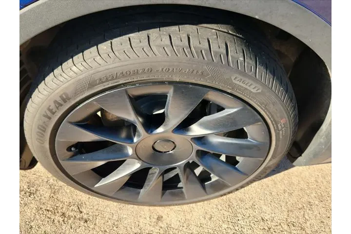 $27991 : Tesla Model Y 2021 AWD Long image 10