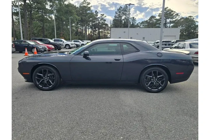 $19991 : Dodge Challenger 2019 SXT 2d image 2