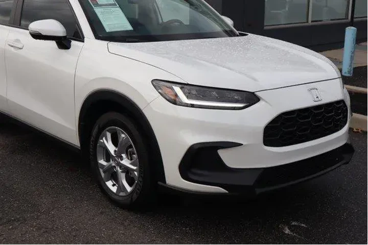 $20846 : Honda HR-V 2025 LX 4dr Cross image 4