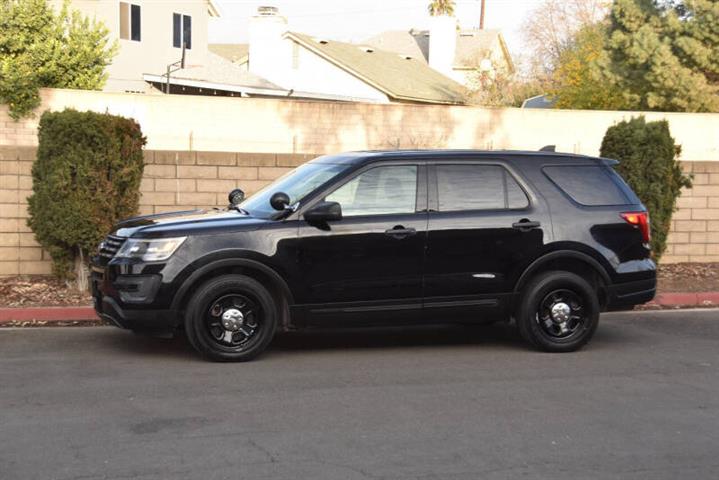 $10999 : 2018 Explorer Police Intercep image 8