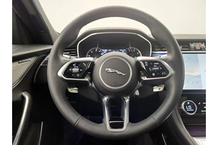 $33998 : Jaguar F-PACE 2023 AWD P250 image 10