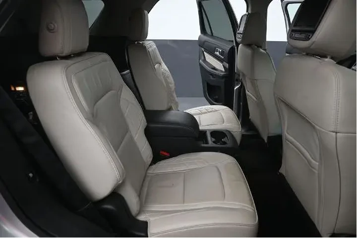 $14275 : Ford Explorer 2017 AWD Plati image 2