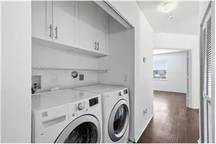 $4000 : Rental property with 3 bedro image 10