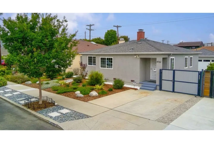 $2600 : Spacious Yard image 1