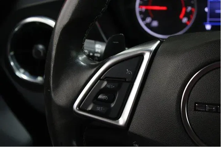 $24988 : Chevrolet Camaro 2020 LT 2dr image 9