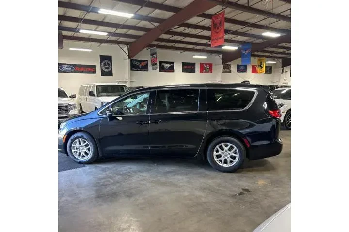 $25995 : Chrysler Pacifica 2023 Touri image 8