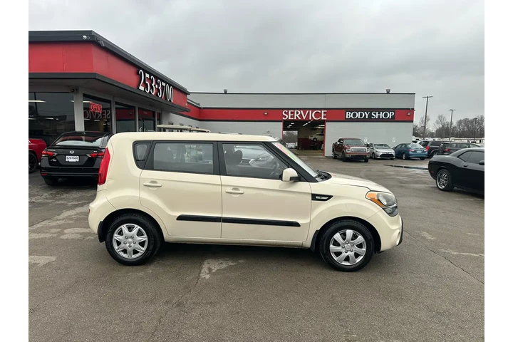 $6480 : 2012 Soul 5dr Wgn Man Base image 1