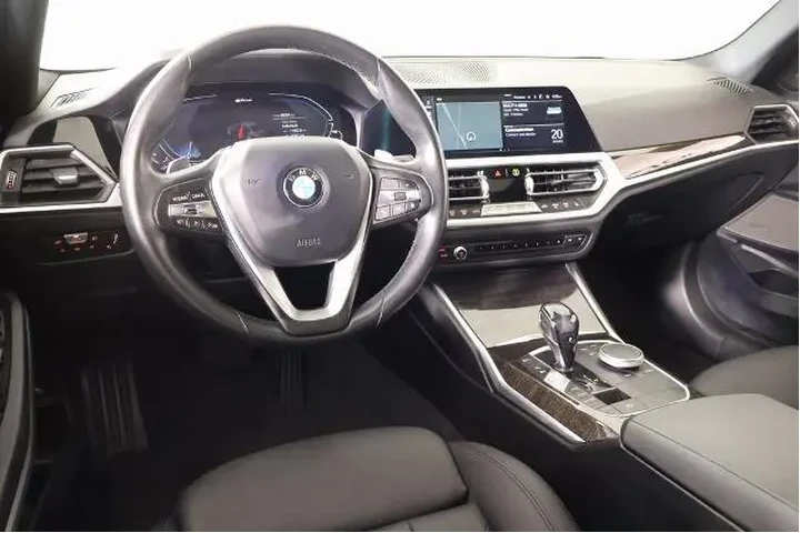 $20289 : BMW 3 Series 2021 330e 4dr S image 2