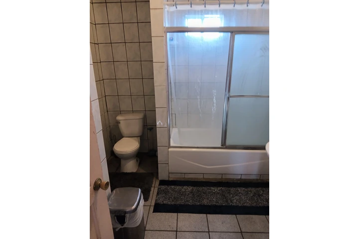 $1200 : Cuarto para una persona image 1