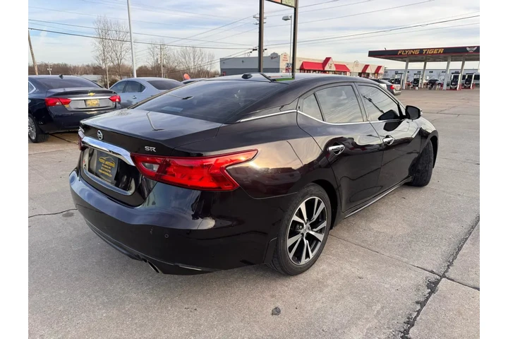 $10999 : 2016 Maxima 3.5 S image 8